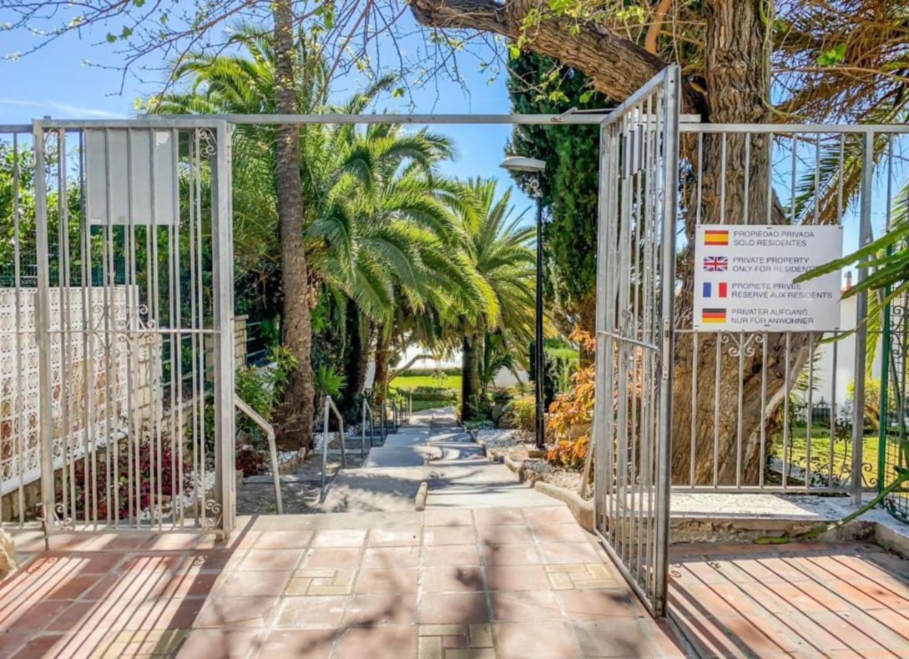 Apartamento La Roca Chica Torremolinos Exterior foto